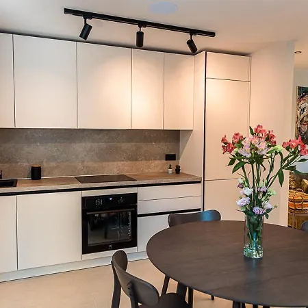 Double B Apartment *
